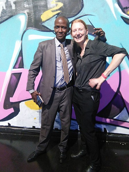 File:Samuel at alliance francaise from kenya and lily from Germany.jpg