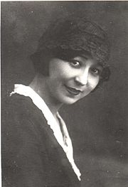 Sara Sadíqova Mäskäw konservatoriäsendä uqığan çaqta 1924.jpg