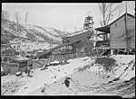 Miniatuur voor Bestand:Scott's Run, West Virginia. Cassville, mine tipple - This mine is operating and supplies work for three separate... - NARA - 518398.jpg