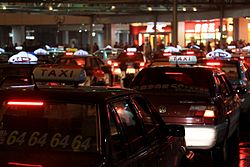 Shanghai Hongqiao Airport, Taxi stop (4177446485).jpg