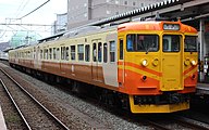 信濃鐵道115系電聯車臺鐵EMU100型自強號彩繪車