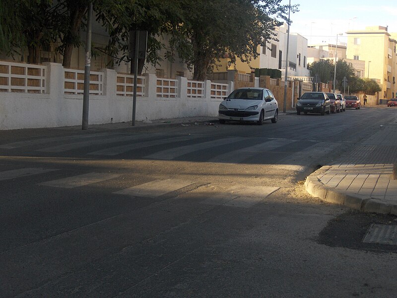 File:Speed bump Almería.JPG