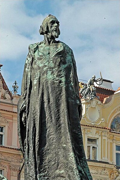 File:Statue jan hus.jpg