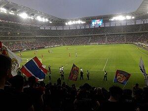 Stadion Steaua během inauguračního zápasu mezi Steaua Bucharend a OFK Bělehrad.jpg