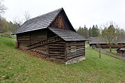 Valašské muzeum v přírodě, Valašská dědina, objekt číslo 9 - Sušírna ovoce ze Seninky.