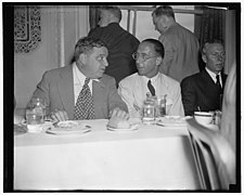 Talking the Italian situation over. Washington, D.C., July 21. Italy's highest ranking citizen in the United States and New York City's Mayor of (...) together while attending the Press Club LCCN2016873817.jpg