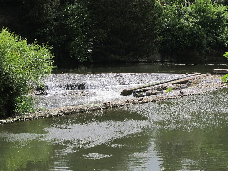 File:Teme weir from Old Street, Ludlow - IMG 0268.JPG