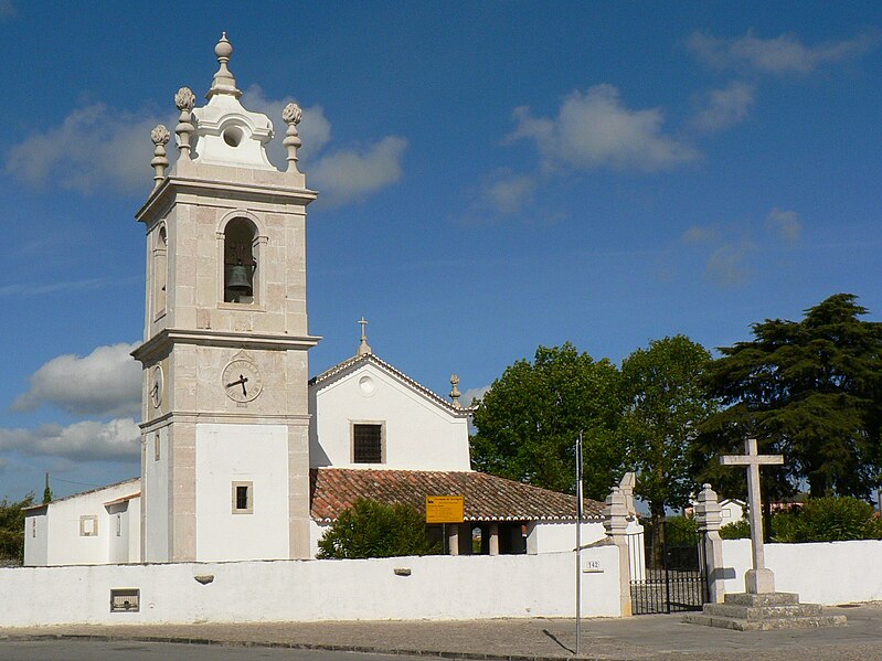 File:Terrugem - Igreja de São João Degolado e Cruzeiro.JPG