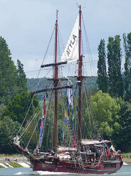 File:The Atyla on the last day of the Rouen Armada 2019, on the River Seine from Rouen to Le Havre ... (48091328458).jpg