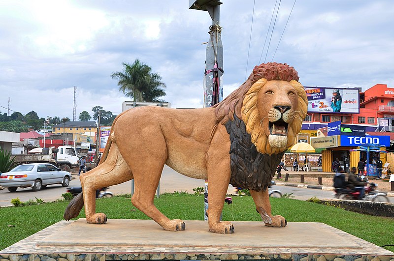 File:The Lion Effigy in Fort Portal town Centre01.jpg