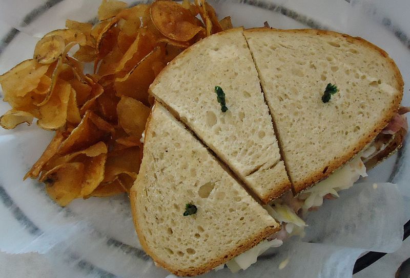 File:The Ridgewood (sandwich name) at the Maplewood Deli & Grille in New Jersey.JPG