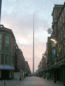The Spire gezien vanaf Henry Street