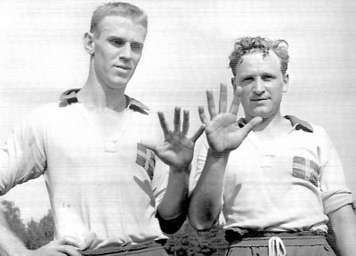 Tumba (left) and Henry Thillberg after having scored five goals each on Finland in a national B-team contest