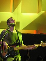 Tim Commerford jouant pour Audioslave au Montreux Jazz Festival, 2005.