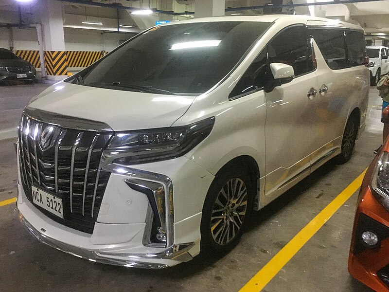 File:Toyota Alphard (AH30) 3.5 V6 2018.jpg