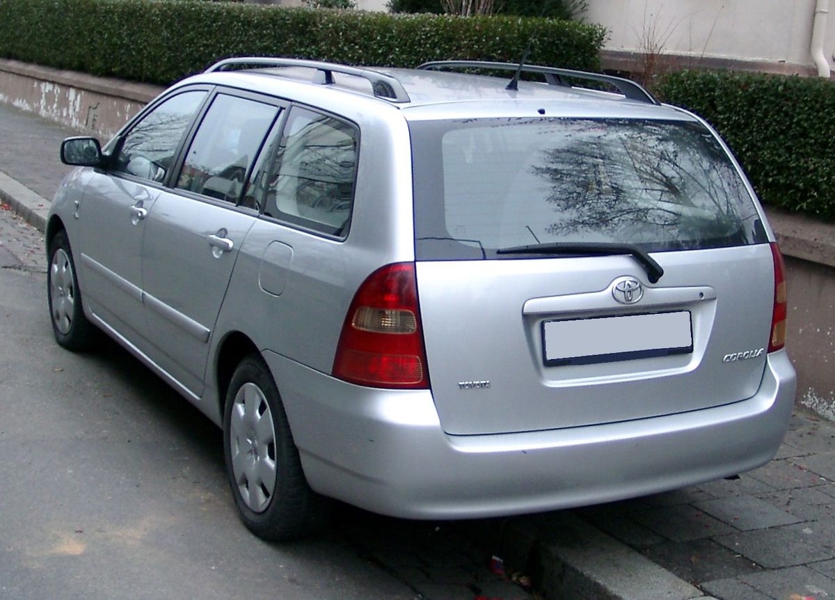 Файл:Toyota Corolla E12 Kombi front 20071102.jpg — Вікіпедія
