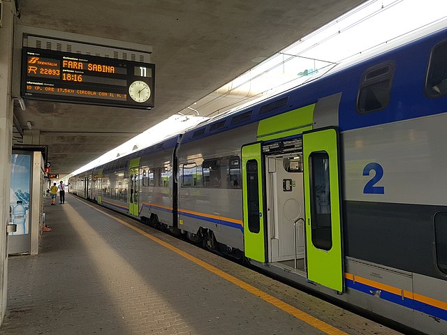 TAF train of the FL1 line at Roma Ostiense station
