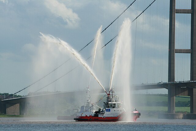 Tugboat Englishman from Associated British Ports at the celebrations of the Diamond Jubilee of Elizabeth II on 4 June 2012 at the Humber Bridge, Hessl