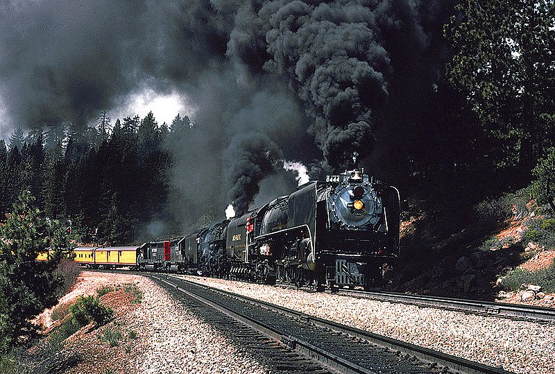 File:UP 8444 with 3985 Andover April 1981rp (33370337962).jpg