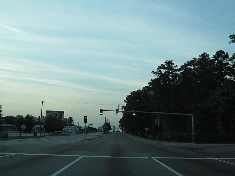 File:US Route 301 - Virginia (8117262576) (2).jpg