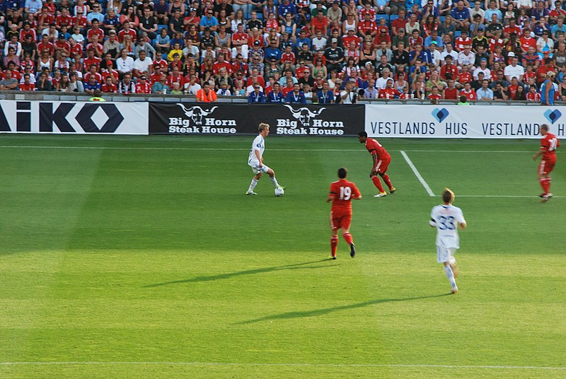 File:Vålerenga - Liverpool (5999118357).jpg