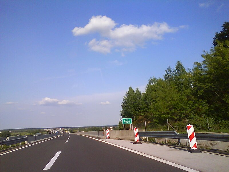 File:V Dreznik A1 0509.jpg