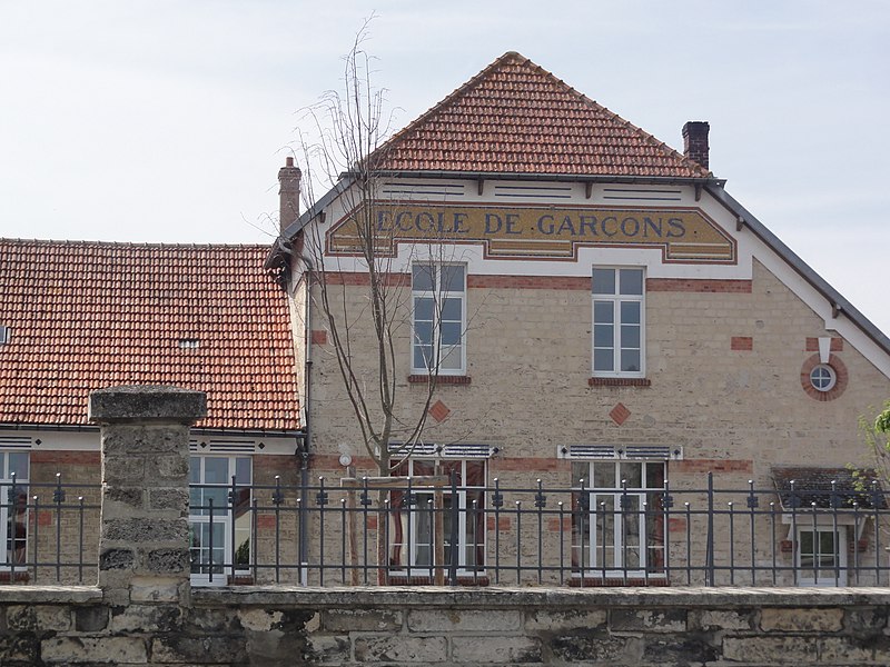 File:Vailly-sur-Aisne (Aisne) École.JPG