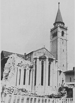 Venzone - Duomo - luglio 1976