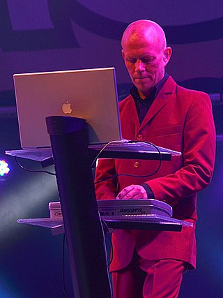 <span class="mw-page-title-main">Vince Clarke</span> English synth-pop musician