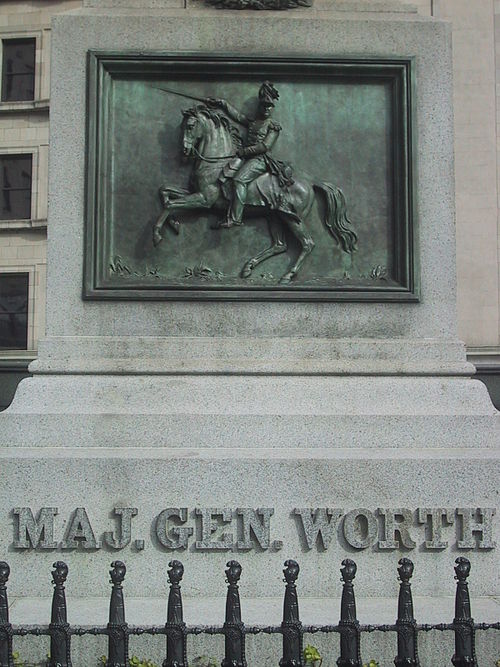 Monument on Worth Square in Manhattan