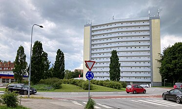 Ziegelstraße mit dem Kreisverkehr Ziegelteller