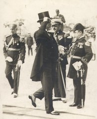 Brazilian president Washington Luís in morning dress with top hat during a military ceremony (late 1920s−early 1930s).