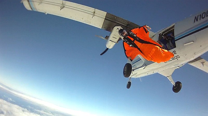 File:Wingsuit Exit like a Boss (6366965981).jpg