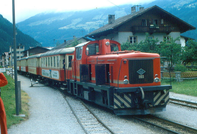 File:Zillertalbahn 8 in Zell am Ziller.jpg