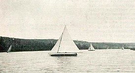 'Crabe II', le yacht du comte Chabannes La Palice, médaille d'argent ½ – 1 tonneau lors des JO 1900.jpg