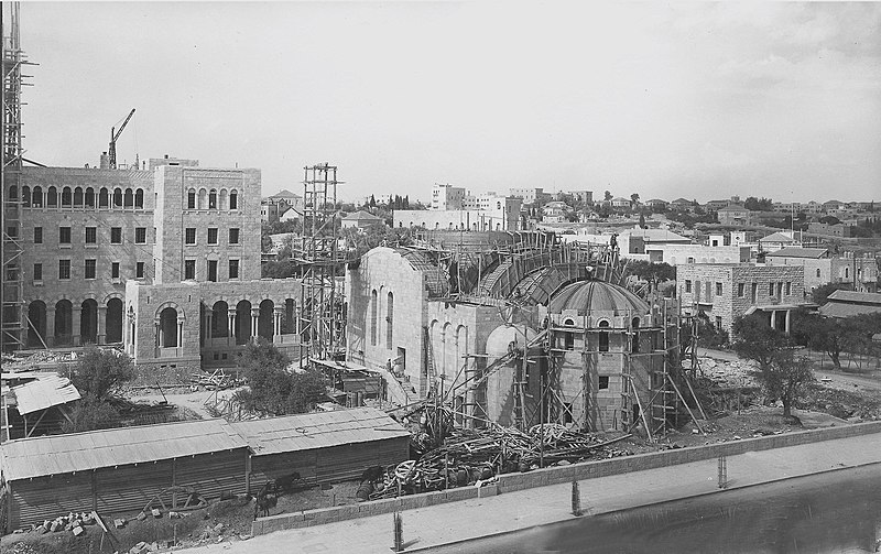 File:(WITH PICTURE NO. D637-064) PANORAMIC VIEW OF THE Y.M.C.A. AUDITORIUM DURING ITS CONSTRUCTION. מראה כללי של אחד משלבי הבנייה של האודיטוריום בבניין ימקD637-063.jpg