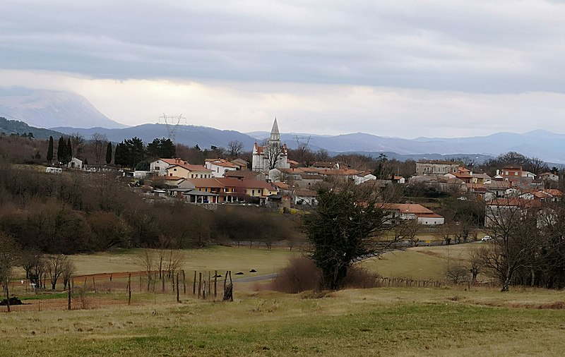 File:Škrbina - 2019-03-18.jpg