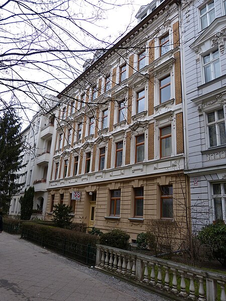 File:120311-Steglitz-Ahornstraße-29.jpg