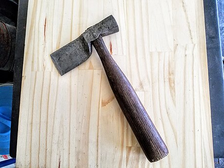 Топорик 1 20. Топорик Forester Hatchet. Старинные топоры. Старинный топорик. Колун старый.