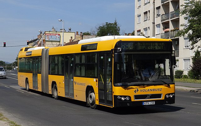 Volvo 7700A típusú autóbusz a 890-es garázsmeneti útvonalán