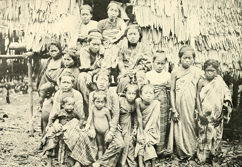 File:A Moro Family (1913).jpg