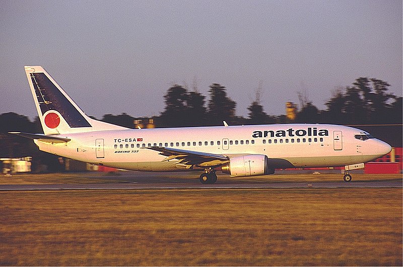 File:Air Anatolia Boeing 737-300 KvW.jpg