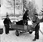 Albert Edmans Mekaniska Verkstad, Lastning av skottkärra 1949.