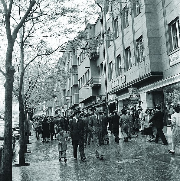 File:Anafartalar Boulevard, Köklü Office Building and shops, 1950s (16645159247).jpg