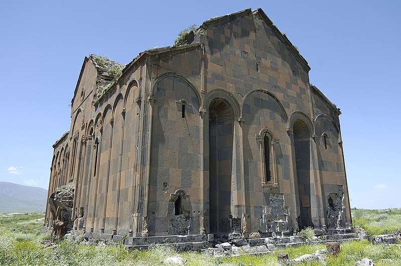 File:Ani Cathedral East side 3654.jpg