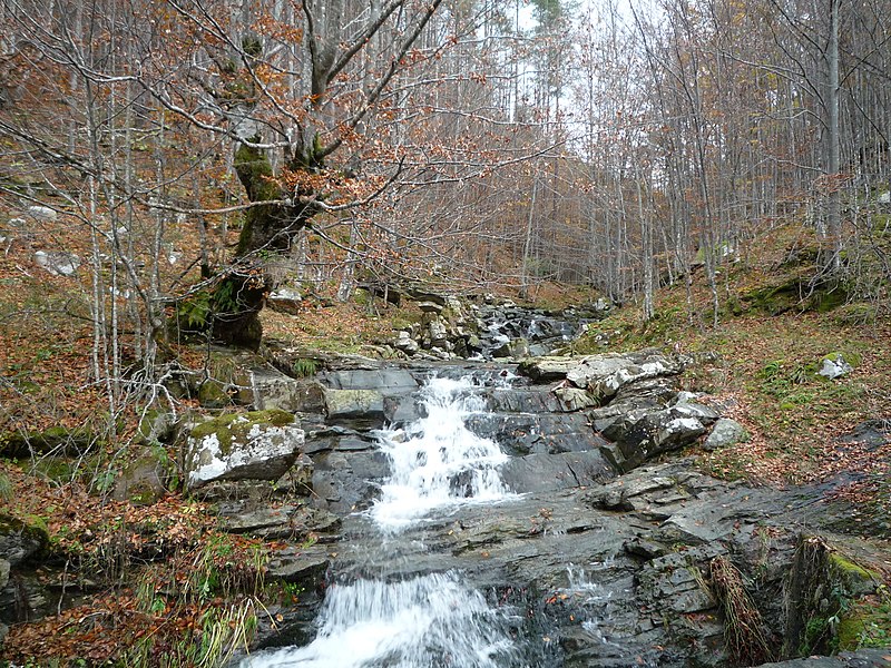 File:Apriltzi, Bulgaria - panoramio (119).jpg