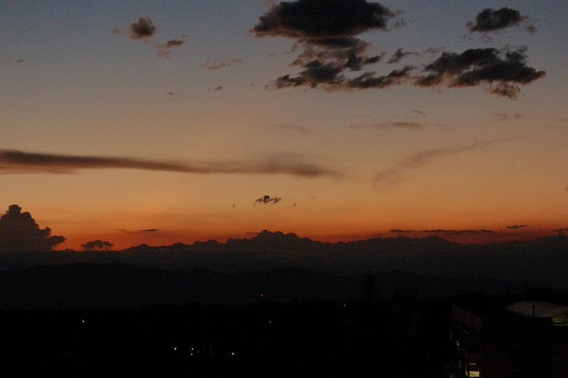 File:Atardecer visto desde la azotea de la Cascada (15107397501).jpg