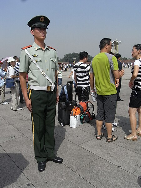 File:BJ 北京 Beijing 天安門廣場 Tiananmen Square 021 hot Summer uniform on-duty Aug-2010.JPG