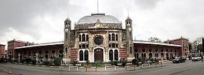 Bahnhofsfront-Istanbul-Sirkeci retouché.jpg