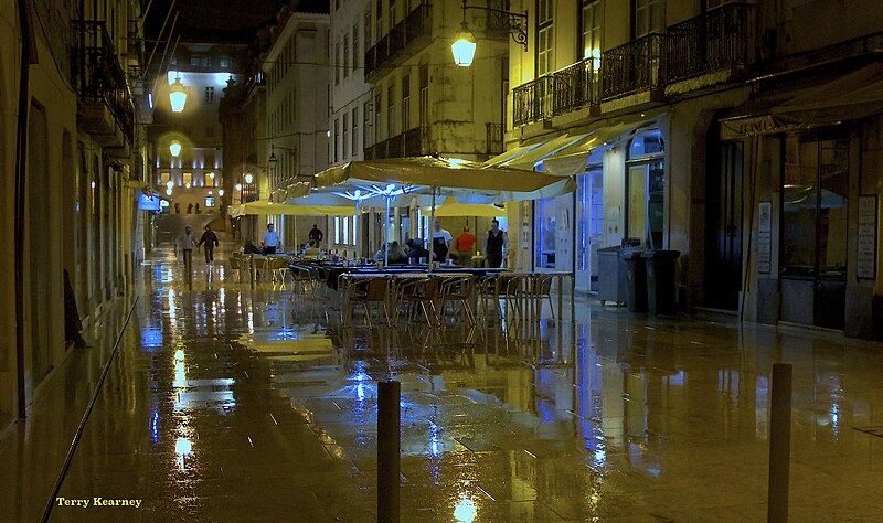 File:Baroque streets of Lisbon (14675435298).jpg